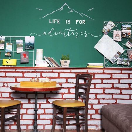 Eagle'S Nest Hostel Постойна Экстерьер фото