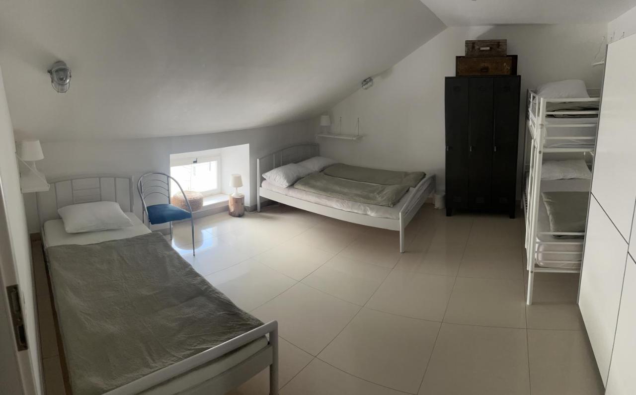 Eagle'S Nest Hostel Постойна Экстерьер фото