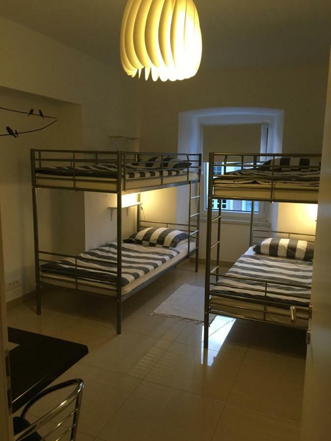 Eagle'S Nest Hostel Постойна Экстерьер фото