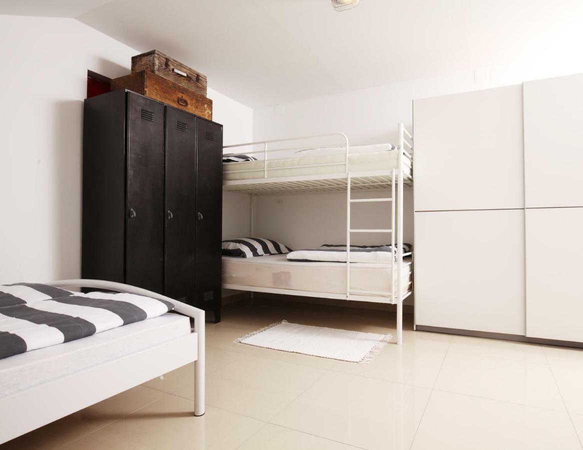 Eagle'S Nest Hostel Постойна Экстерьер фото