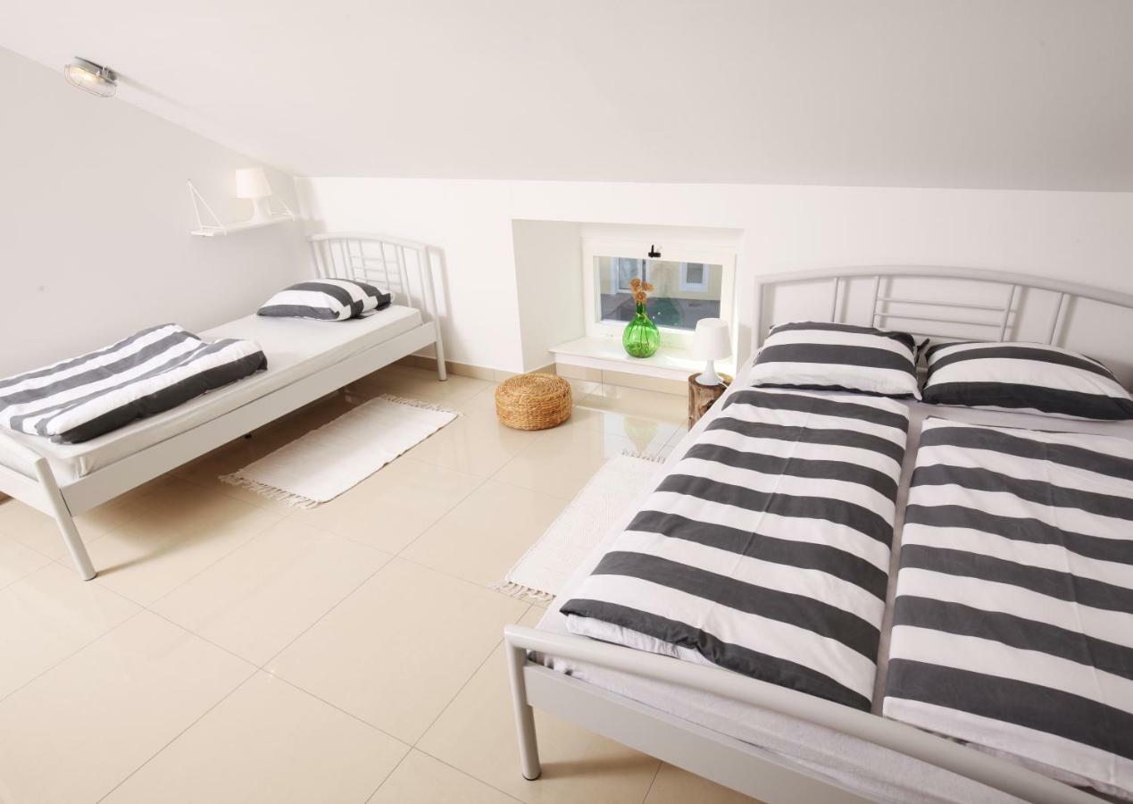 Eagle'S Nest Hostel Постойна Экстерьер фото