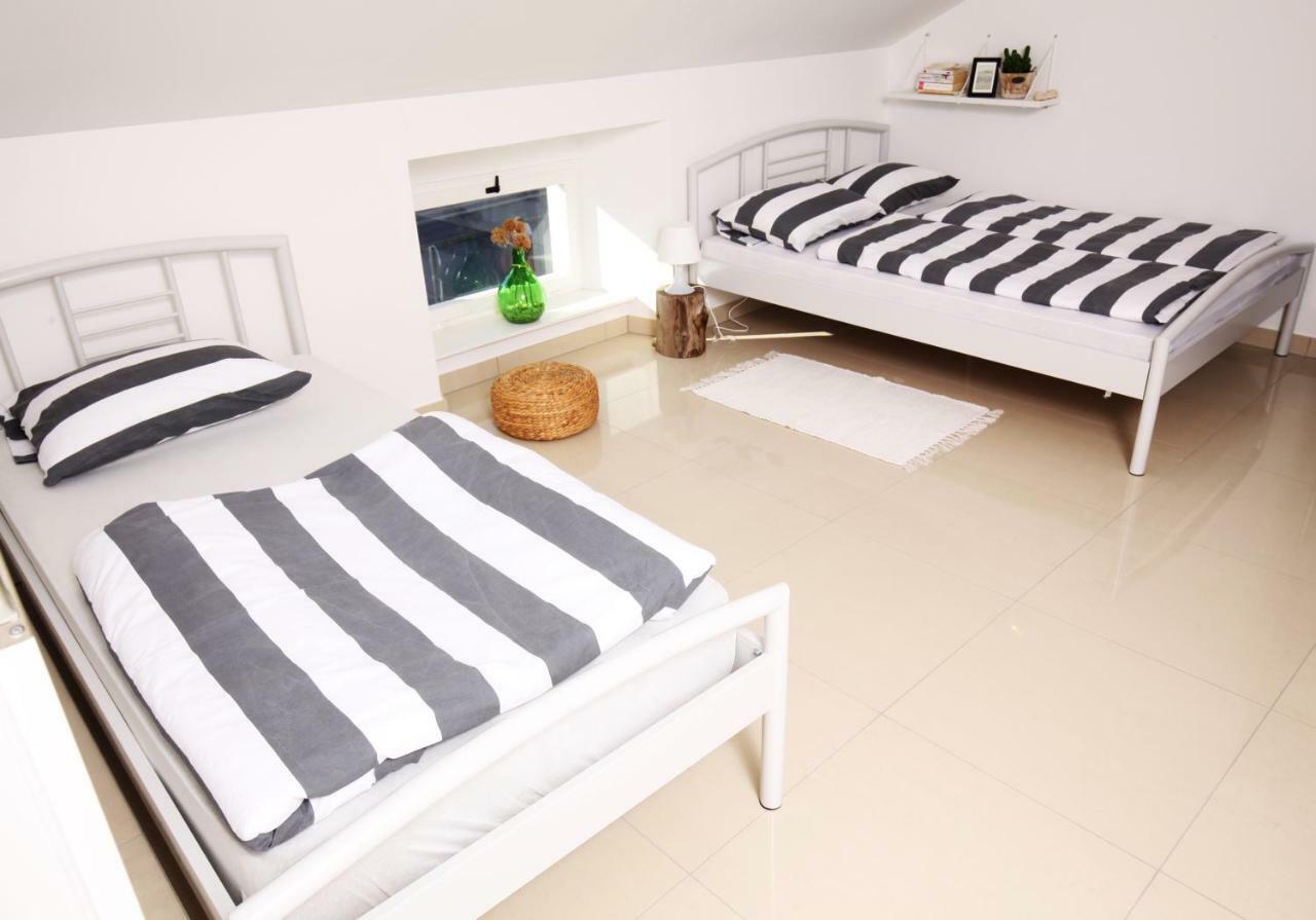 Eagle'S Nest Hostel Постойна Экстерьер фото