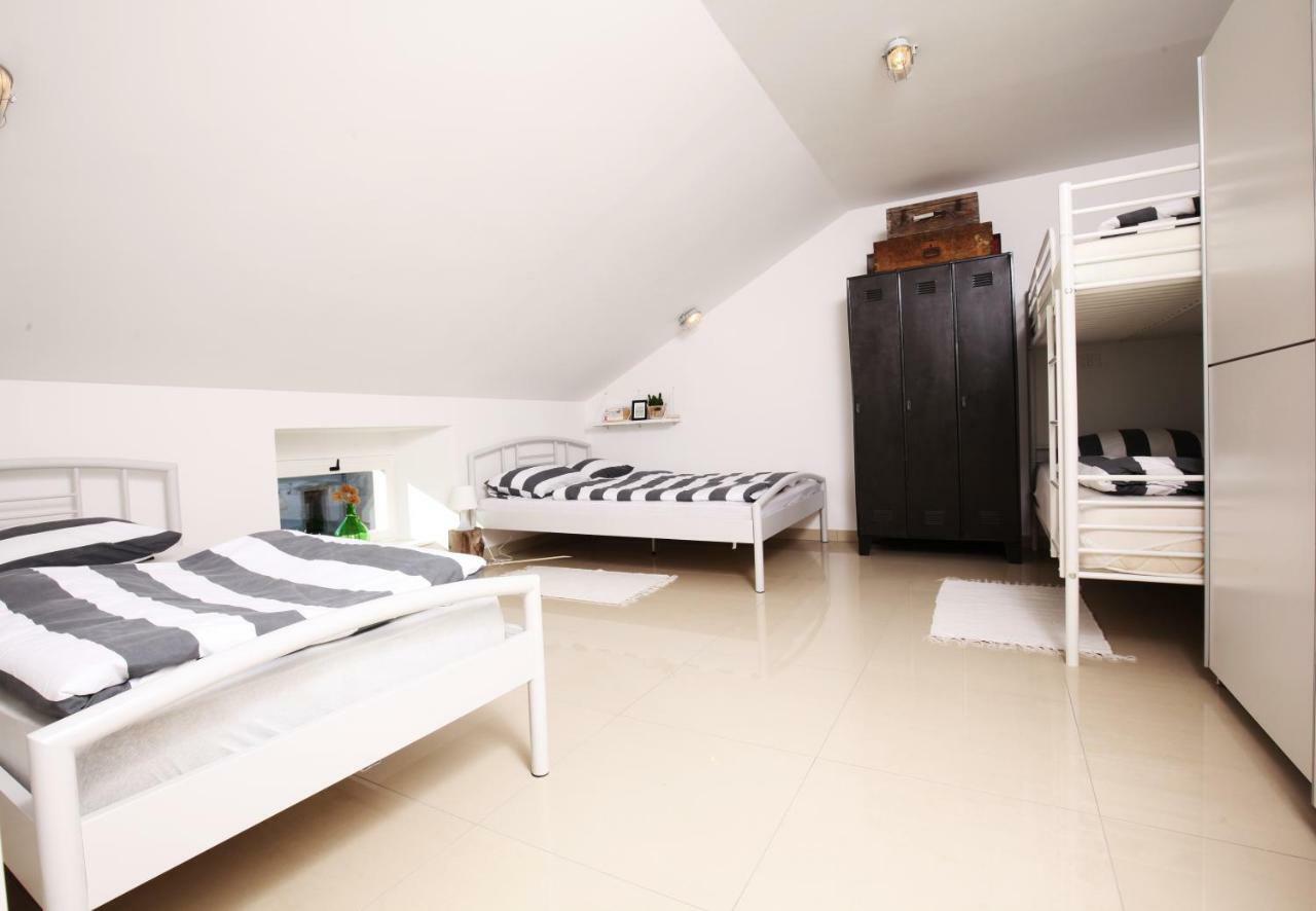 Eagle'S Nest Hostel Постойна Экстерьер фото