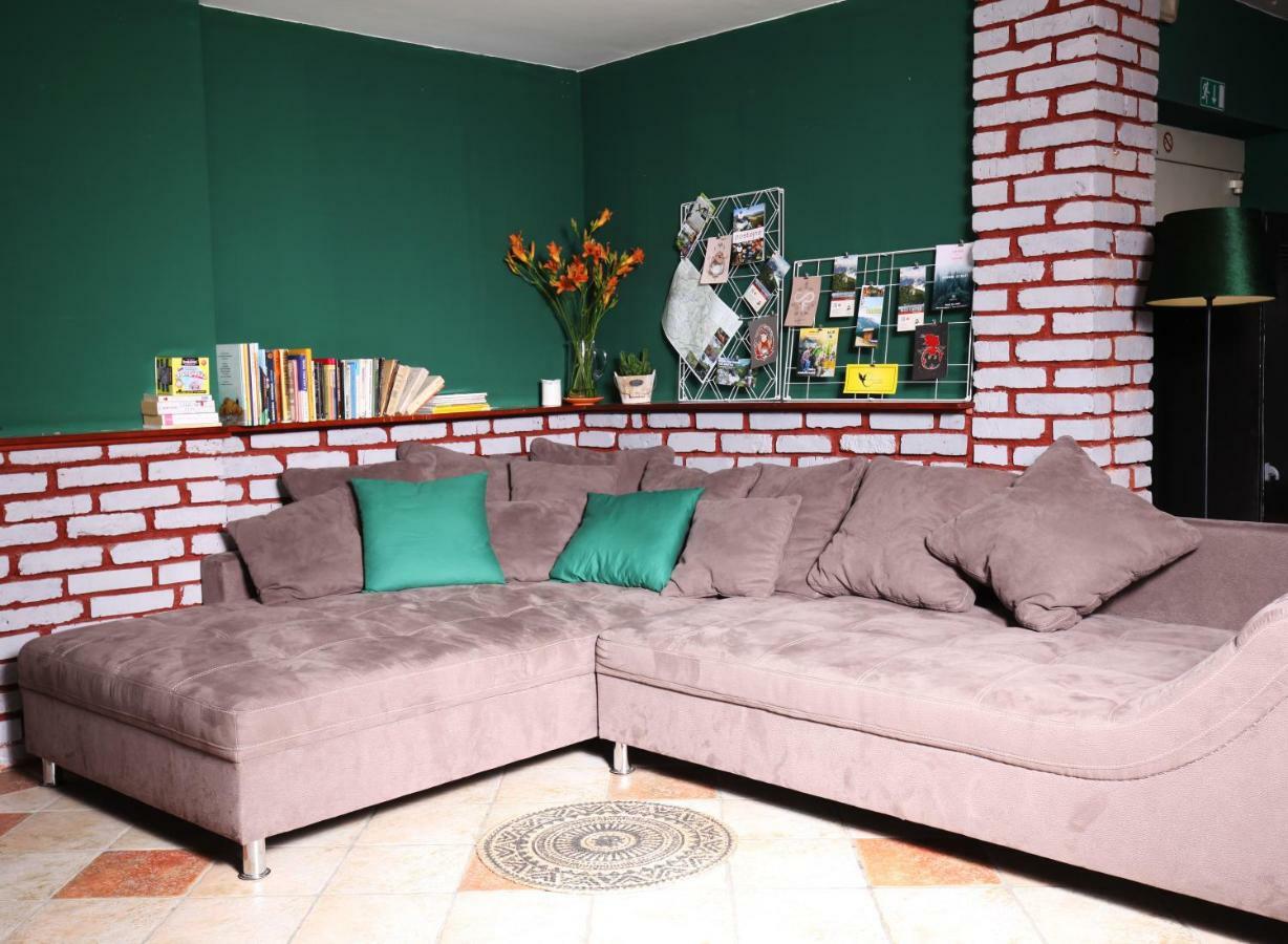 Eagle'S Nest Hostel Постойна Экстерьер фото